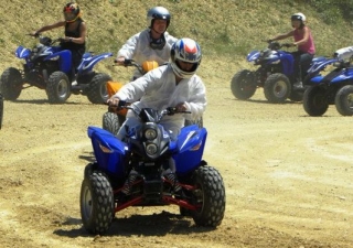  Quad en tierra 